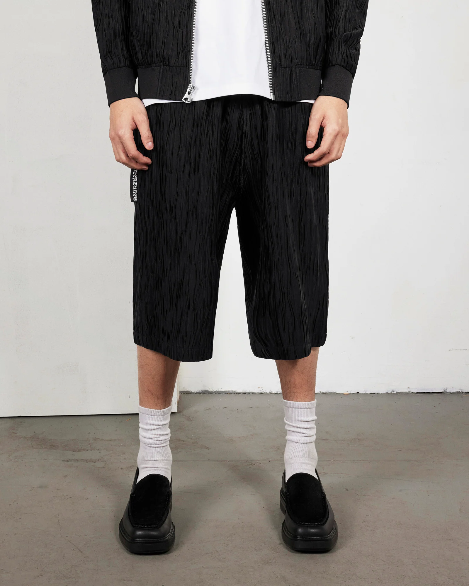 DISGUISE SHORTS - Image 3