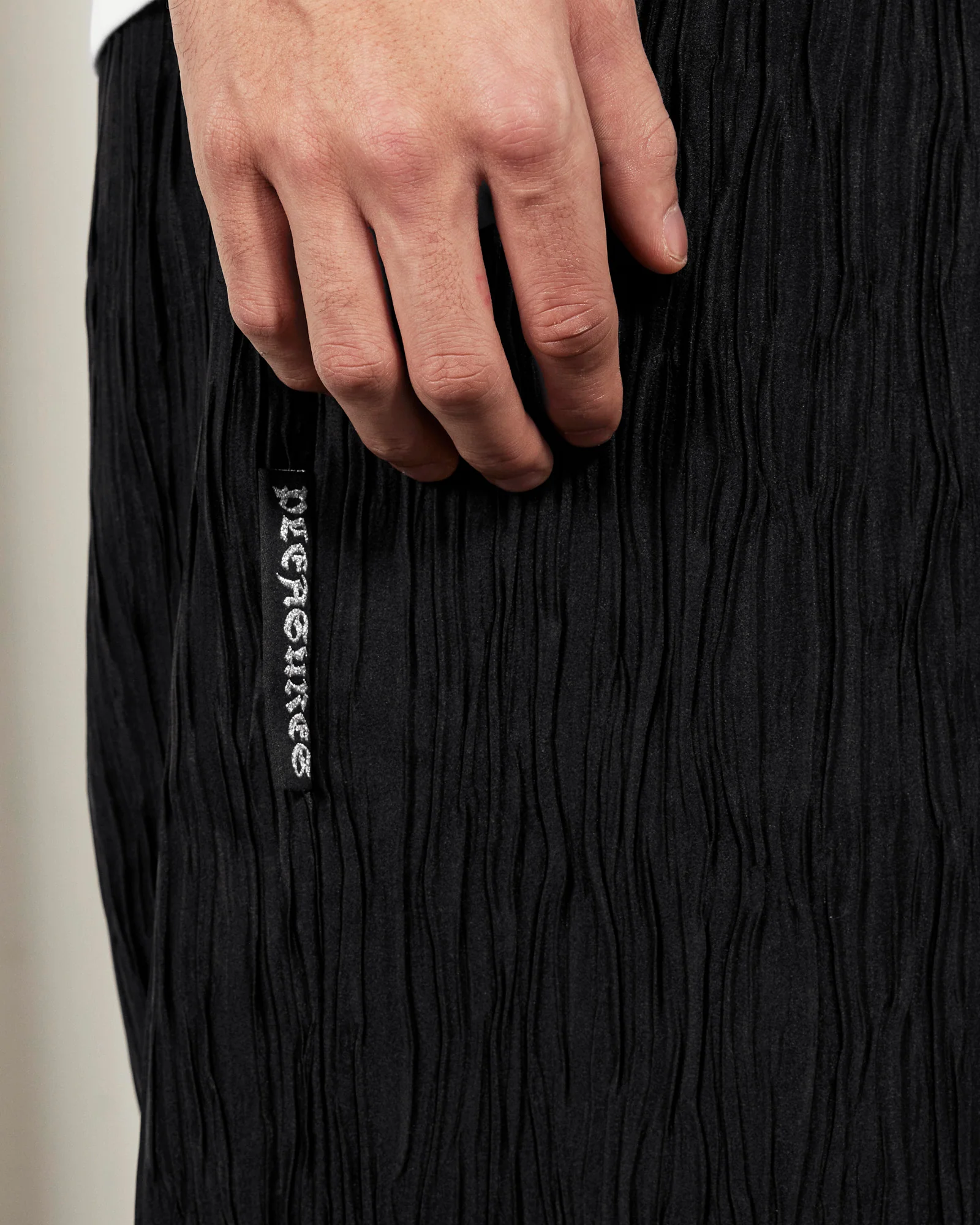 DISGUISE SHORTS - Image 4
