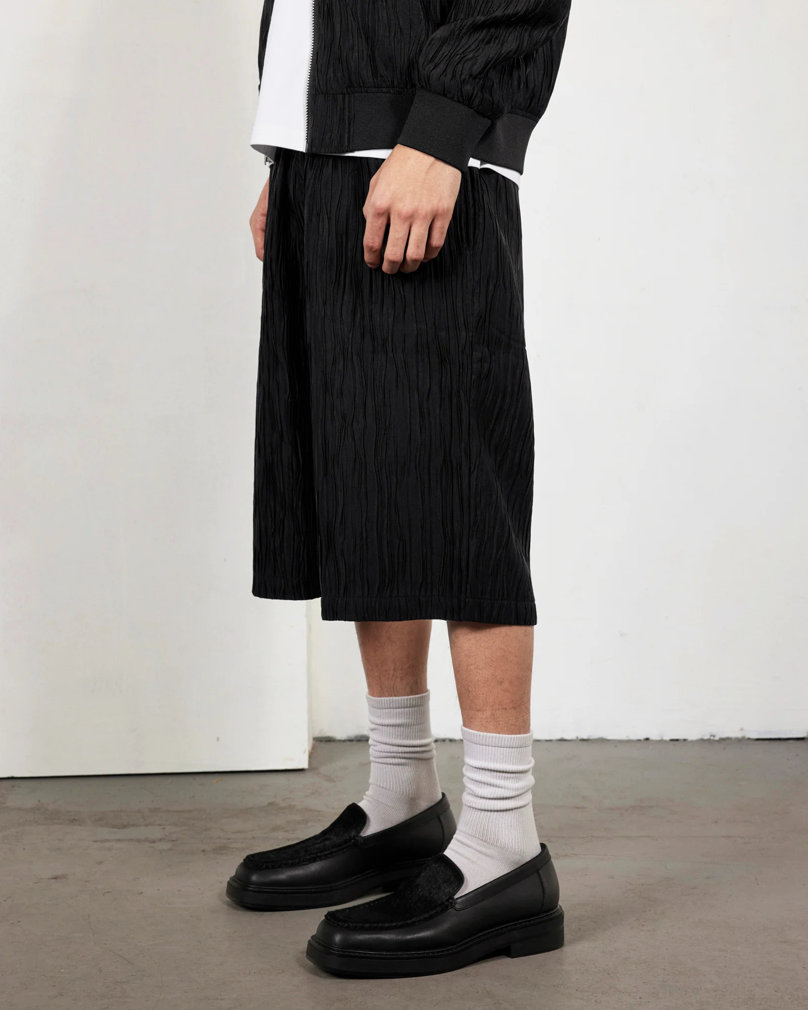 DISGUISE SHORTS - Image 5